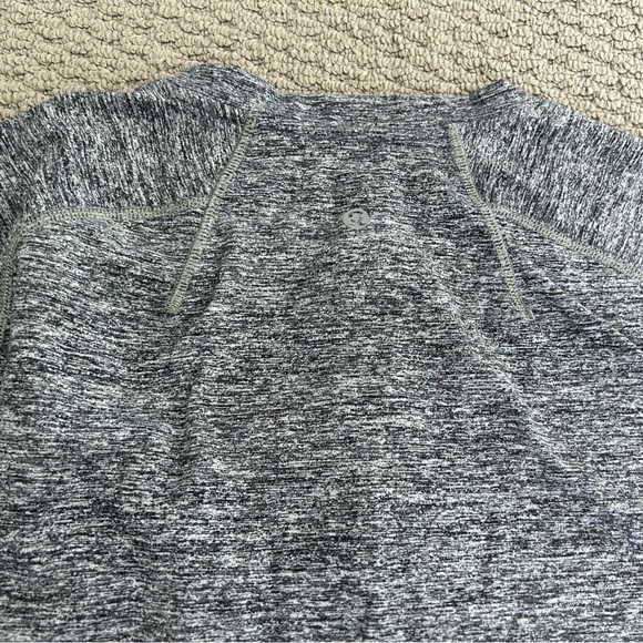 Lululemon Surge Long Sleeve Henley
Space Dye Camo Black Dark Slate
Size Small - Picture 6 of 9